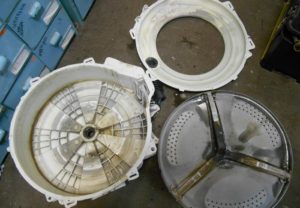 Disassembling the drum of a Zanussi washing machine