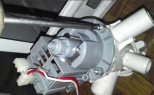 How to change the drain pump of a Whirlpool washing machine