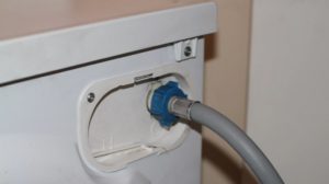 Máquina de lavar Whirlpool não enche de água