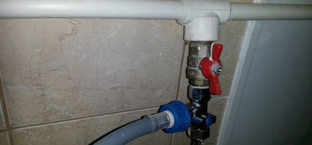 connection to a tee tap