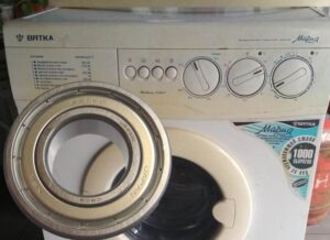 How to change the bearing in a Vyatka-automatic washing machine?