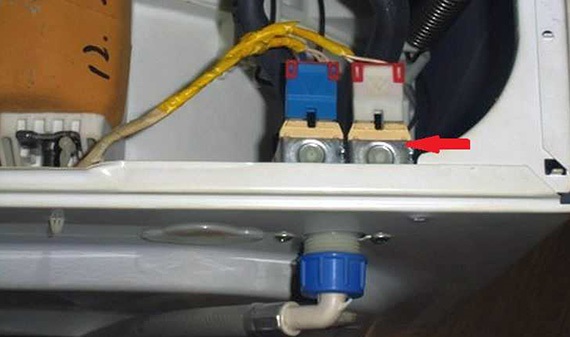 find the inlet valve of the Indesit machine