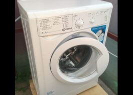 The hatch of the Indesit washing machine does not close