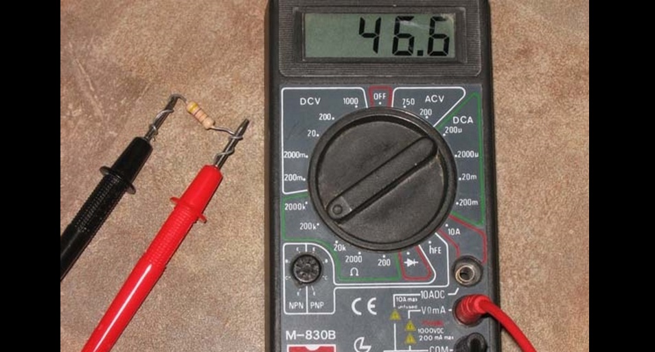 Richten Sie das Multimeter zur Widerstandsmessung ein