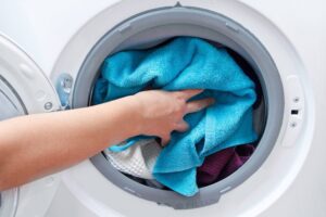 What program should I use to wash a towel in an LG washing machine?