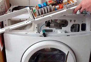 Removing the control panel on the washing machine