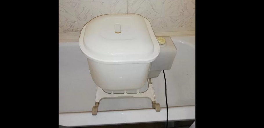 máquina semiautomática en el baño