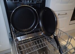 Is it possible to wash a Tefal frying pan in the dishwasher?