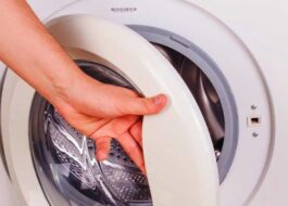 How to open the door of a Hansa washing machine