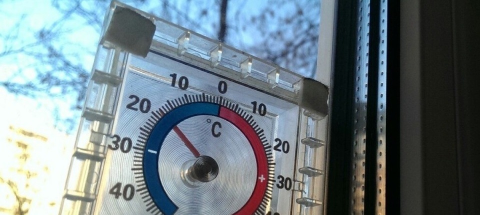 thermometer sa balkonahe