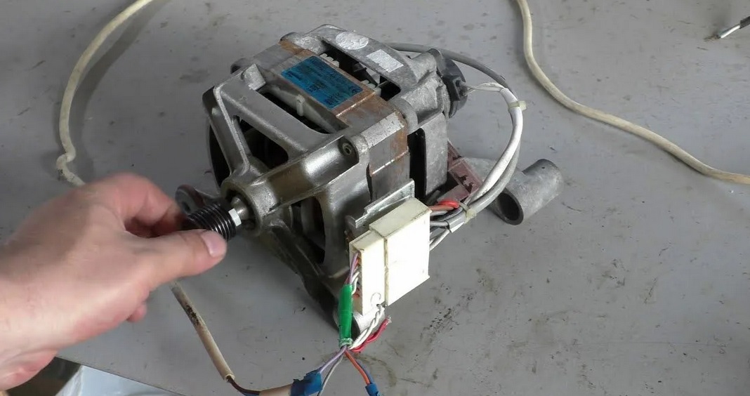 connect the motor to the mains and check