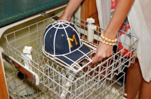 Washing a cap in the dishwasher