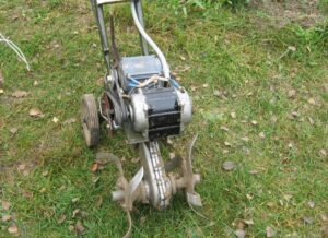 Elektrischer Grubber mit Waschmaschinenmotor