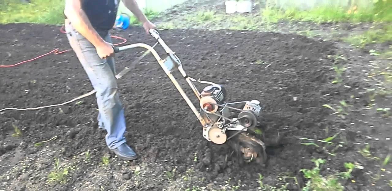 mga pakinabang at disadvantages ng isang electric cultivator