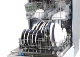 Naglo-load ng Electrolux dishwasher