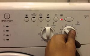 How to turn on the Indesit washing machine