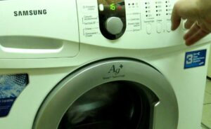 Samsung washing machine turns off during washing