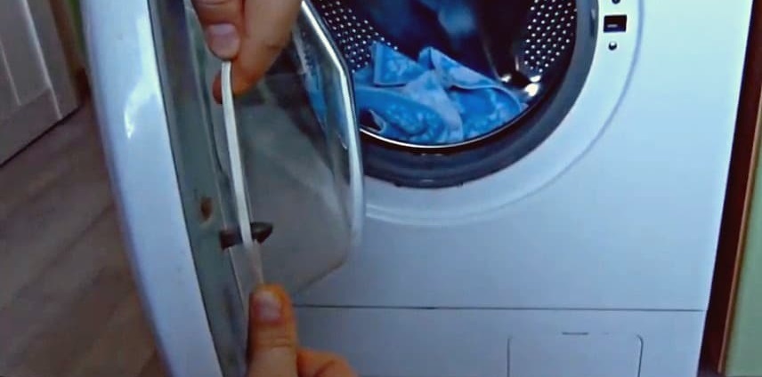 opening the washing machine hatch with a wire