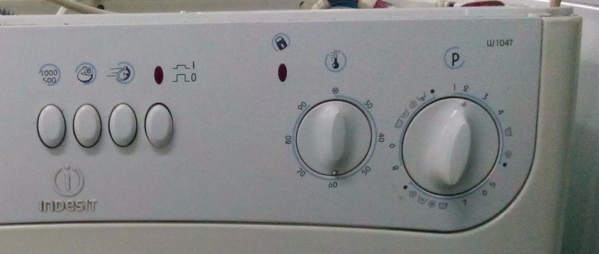 Indesit W104T panel