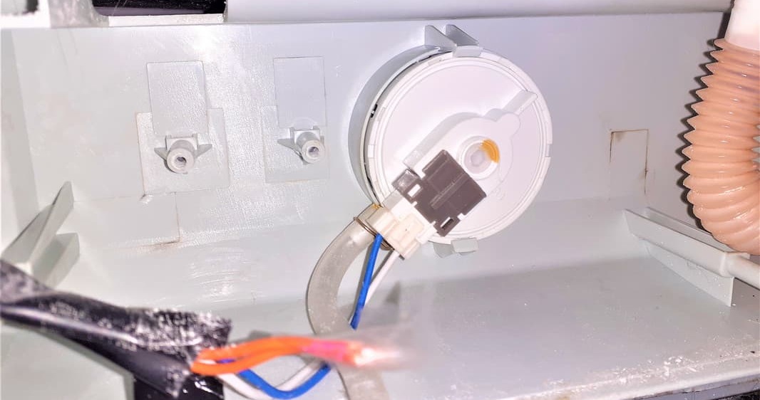 disconnect the power wire from the Aquastop system in the PMM pan