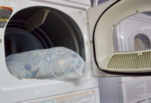 Pagpapatuyo ng kumot sa dryer