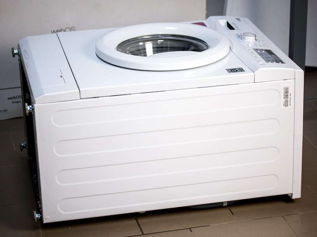 Nahulog ang washer at dryer