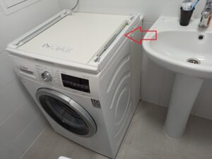 Paano maglagay ng dryer sa isang makitid na washing machine