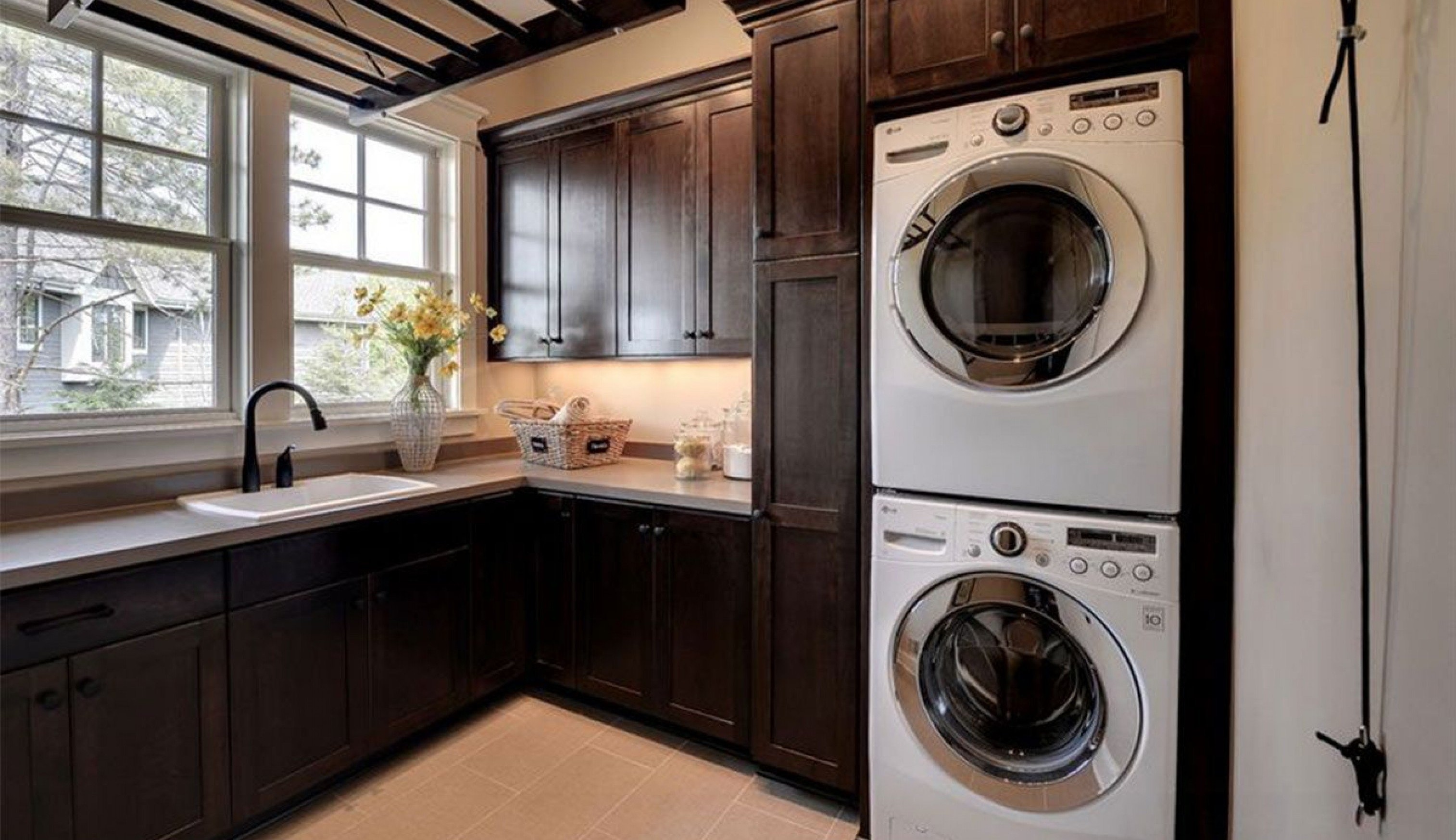 dryer and washing machine in a column