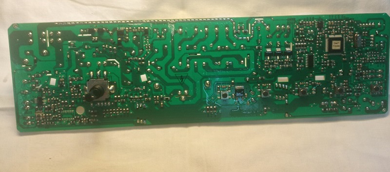 Le tableau de commande de la machine à laver Leran est en panne