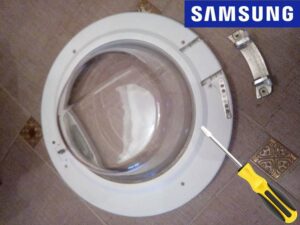 Disassembling the hatch of a Samsung washing machine